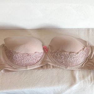 B DELICIOUS strapless beige color bra w/ blush colored lace. Padded & underwire